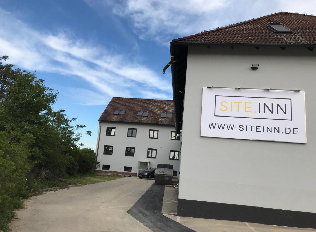 Site.Inn Wien Himberg Buitenkant foto