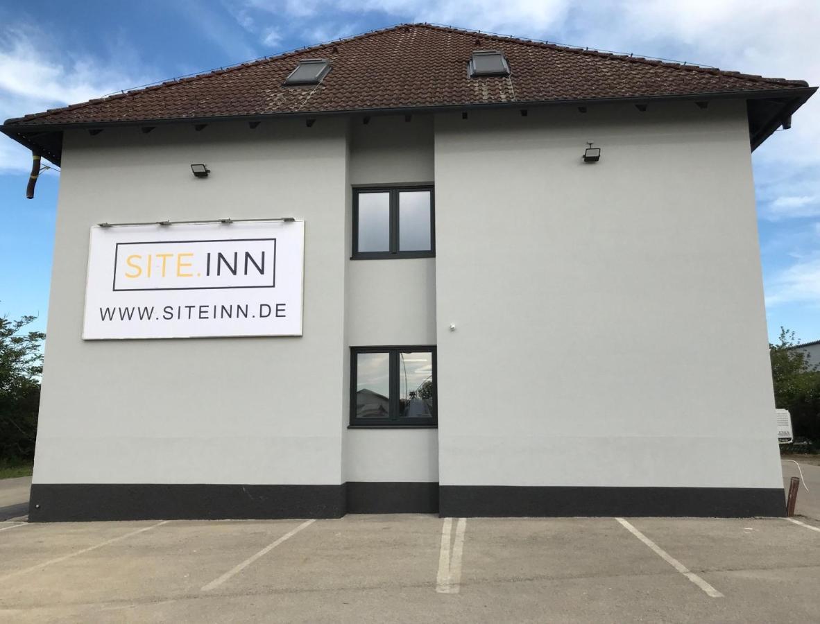 Site.Inn Wien Himberg Buitenkant foto